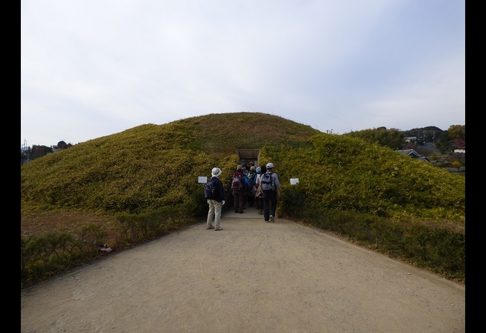 07-藤ノ木古墳に入る-佐々木晶子